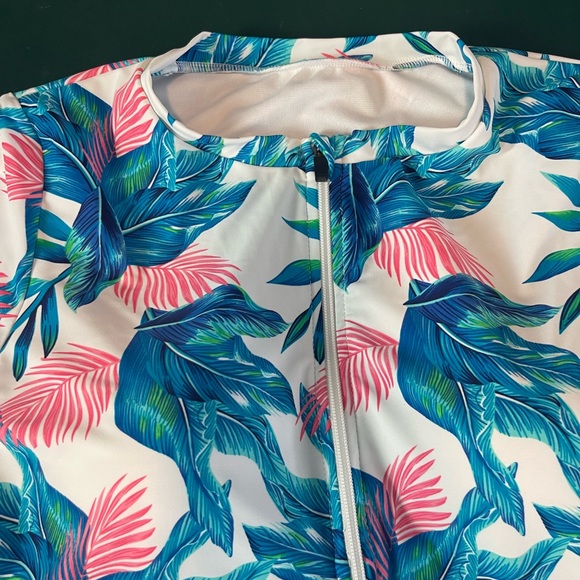 BNWOT one piece swimsuit tummy control and half sleeves for women size XL - Picture 2 of 8